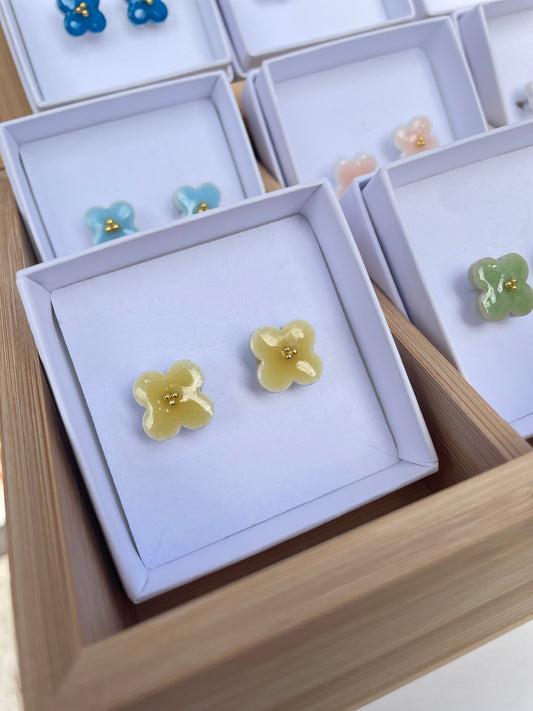 Ceramic flower earrings M Yellow