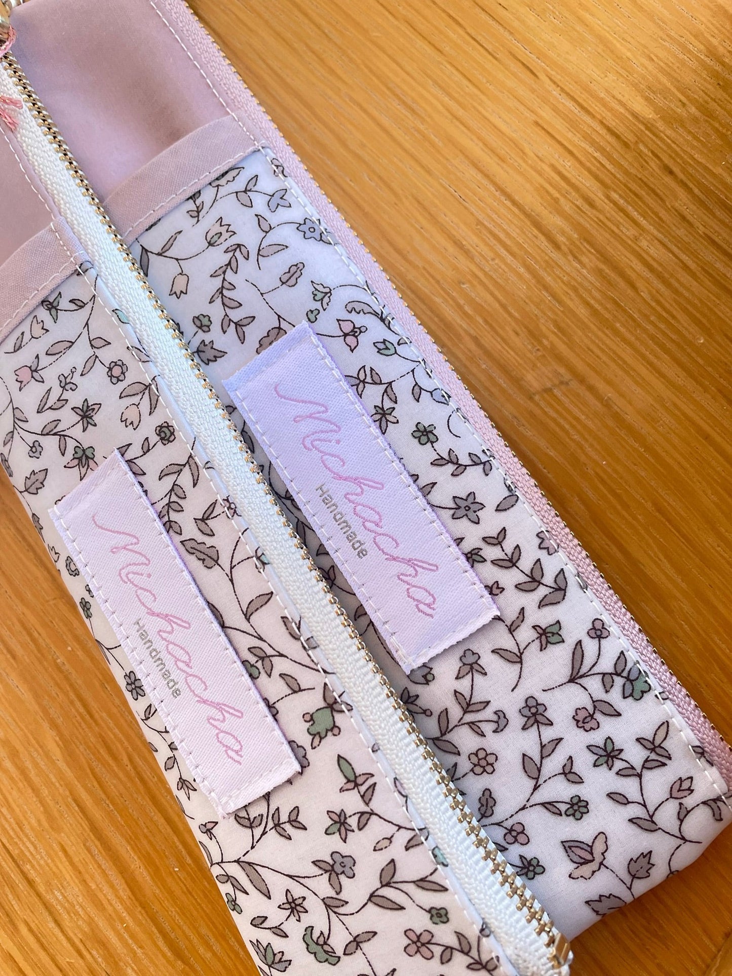ipan pen case +plus<Water repellent> Cathy/Pink zip